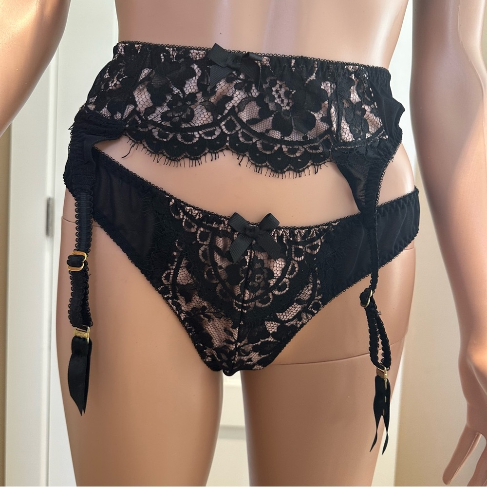 Agent Provocateur Selena Suspenders Black/Pink Size 3